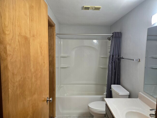 Foto del edificio - 222 Jay St