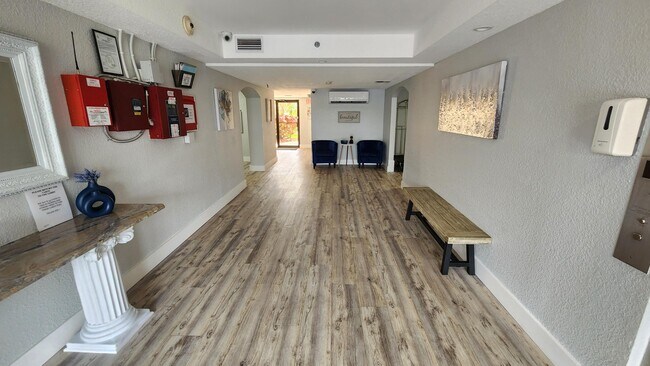 Building Photo - 2255 Lindell Blvd