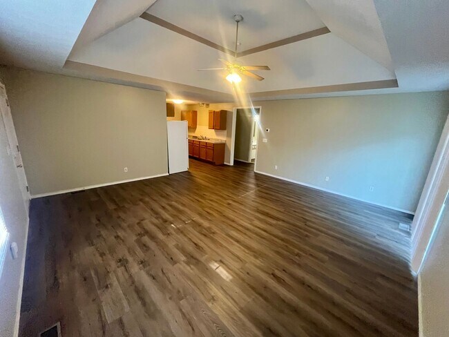 Foto del edificio - 1327 Carriage Ct