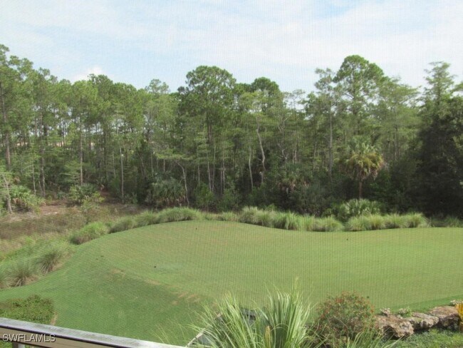 Foto del edificio - 4863 Hampshire Ct