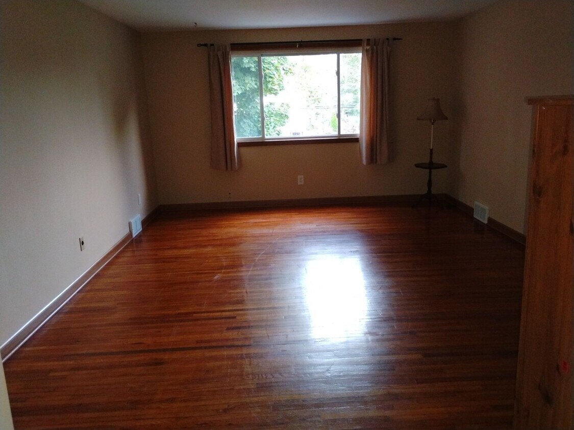 48 Dellwood Pl, Buffalo, NY 14225 Townhome Rentals in Buffalo NY