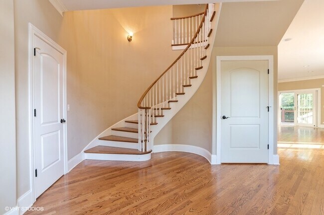Building Photo - 1113 Osterman Ave