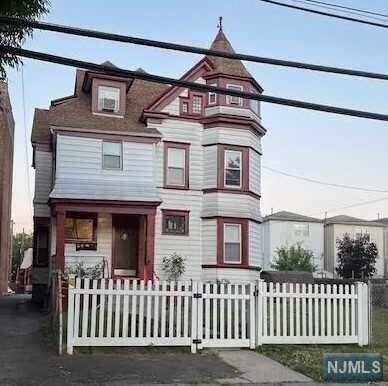 Primary Photo - 555 Broadway