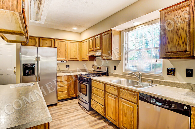Foto del edificio - 5 Bedroom Home near Hilliard