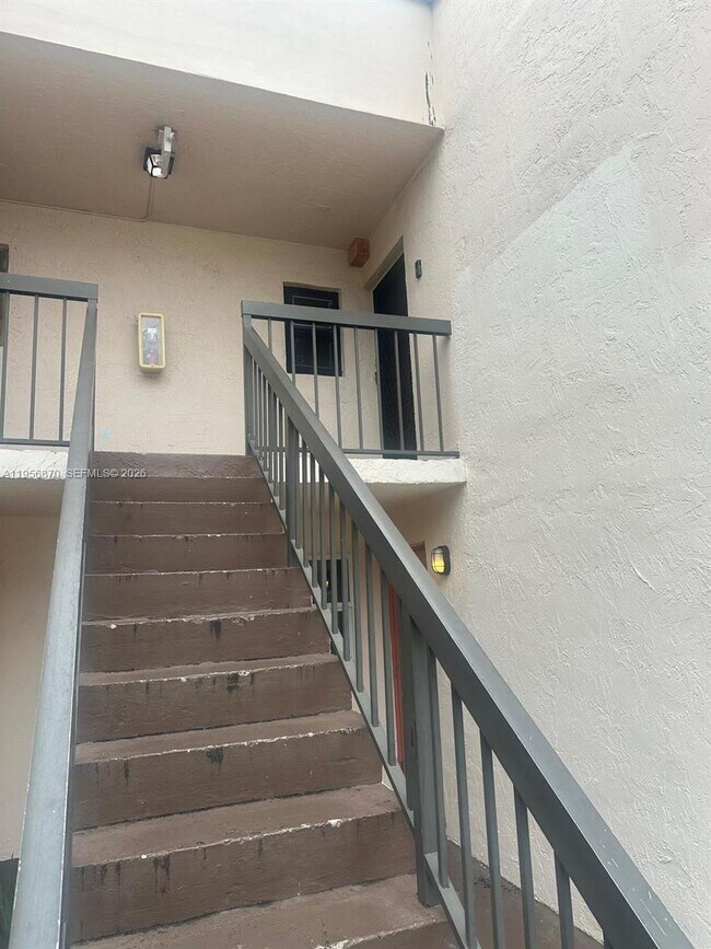 Foto del edificio - 855 NE 209th St