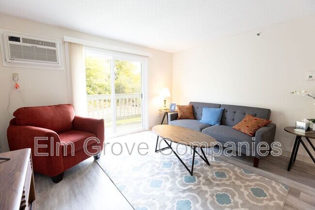 Foto del edificio - 94 Heminway Drive