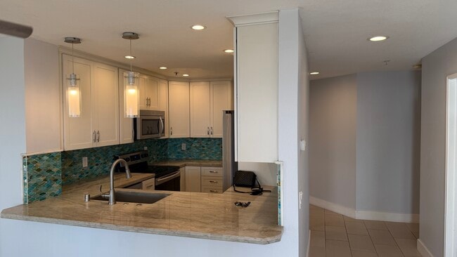 Building Photo - 1200 Pacific Coast Hwy