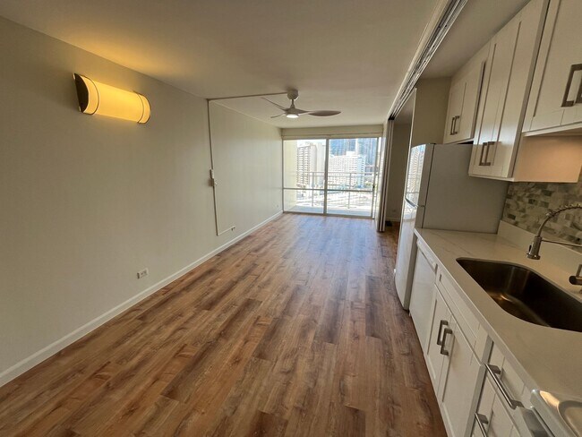 Building Photo - Kapiolani Manor (Honolulu) - RENOVATED - 1...