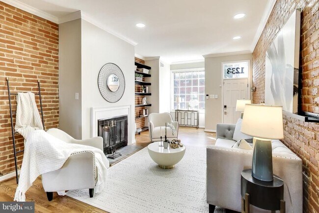 Foto del edificio - 1238 Linden Pl NE