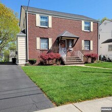 Building Photo - 12-14-14 1st St