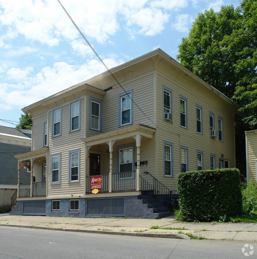 Primary Photo - 217-219 Elm St