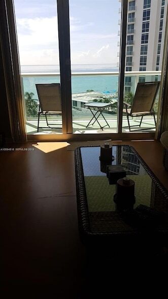 Foto del edificio - 3901 S Ocean Dr