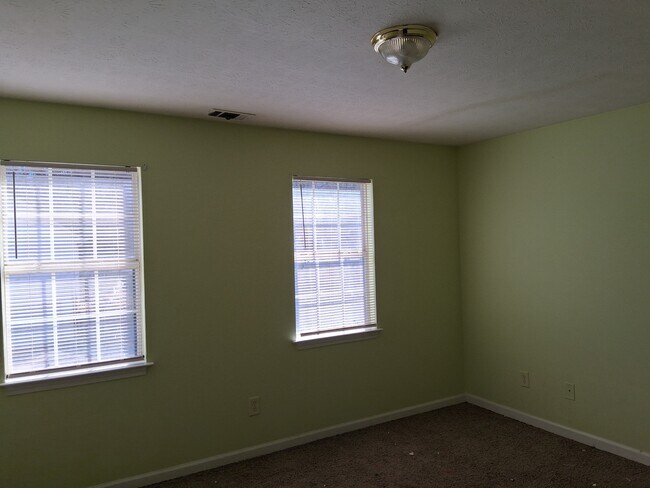 Foto del edificio - 209 E Wilson St