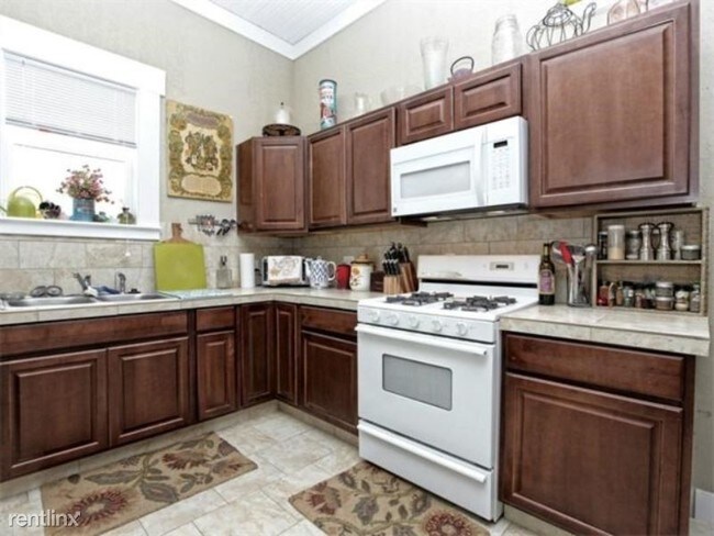 Foto del edificio - 2 br, 1 bath House - 204 Main St