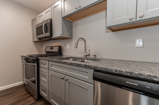 Building Photo - 217 Kaercher St