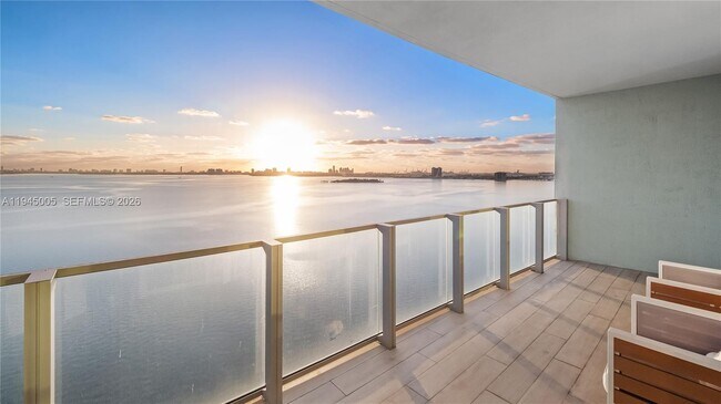 Foto del edificio - 2900 NE 7th Ave