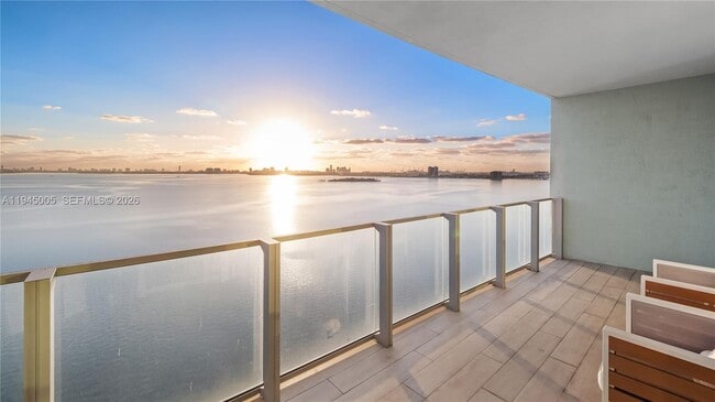 Building Photo - 2900 NE 7th Ave