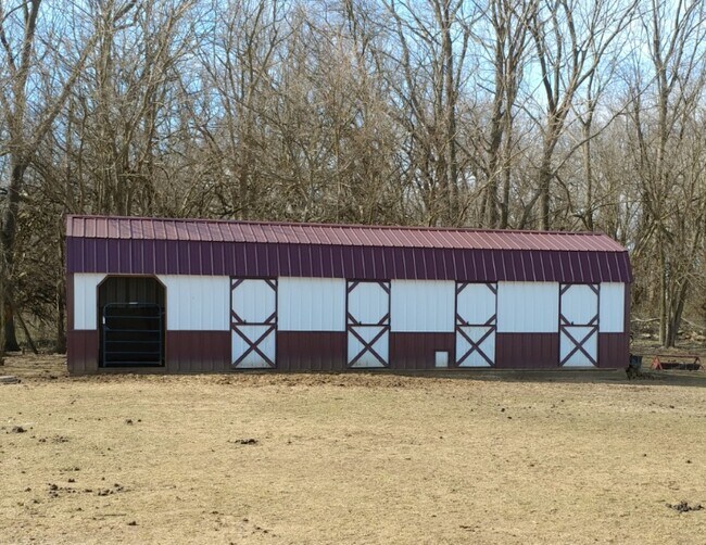 Building Photo - 3301 Dolly Varden Rd