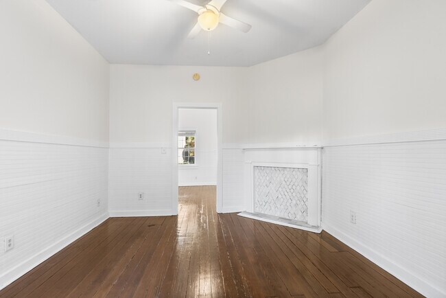 Building Photo - 609 Mercer St