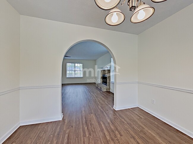 Building Photo - 2925 Hampton Valley Dr SE