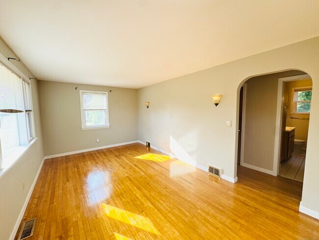 Building Photo - 9 Edgewood Ave