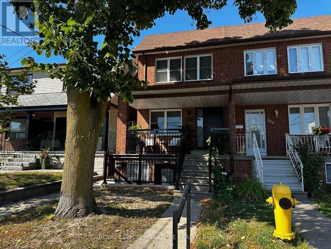 Photo du bâtiment - 198 Earlscourt Ave