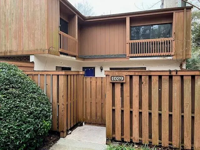 Foto del edificio - 1029 Birch Creek Dr