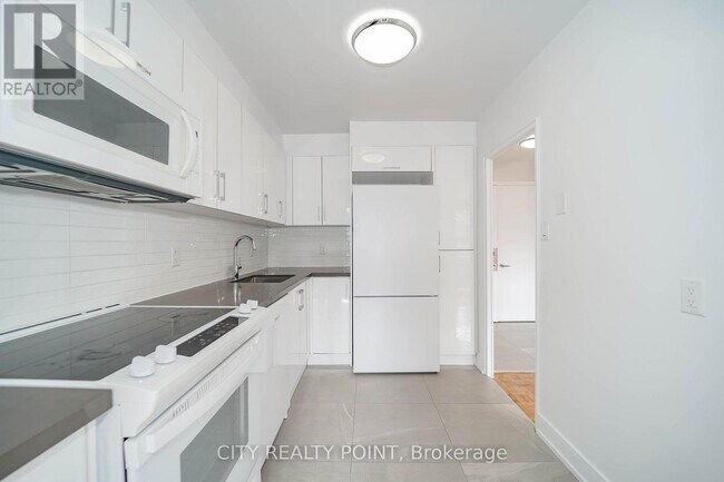 Building Photo - 10 Shallmar Blvd