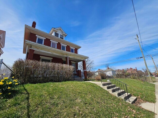 Foto del edificio - 831 Linwood Ave