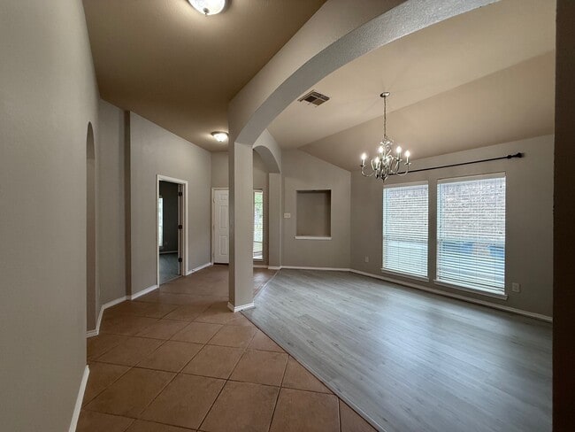 Building Photo - 4507 Indian Gardens Way