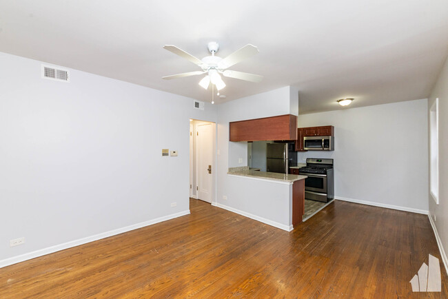 Foto del edificio - 3748 N Sheffield Ave