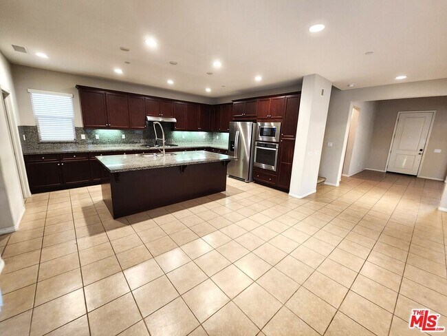 Foto del edificio - 14147 Scripps Ave