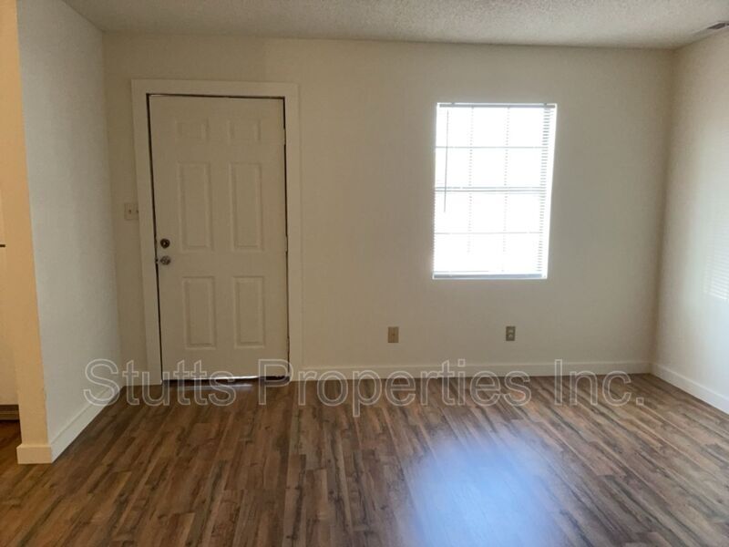 Primary Photo - 543 Dulin St