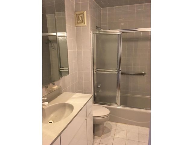 Foto del edificio - 1219 E 73rd St