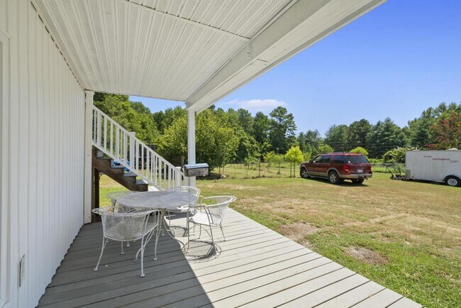 Building Photo - 1621 Wait Ave