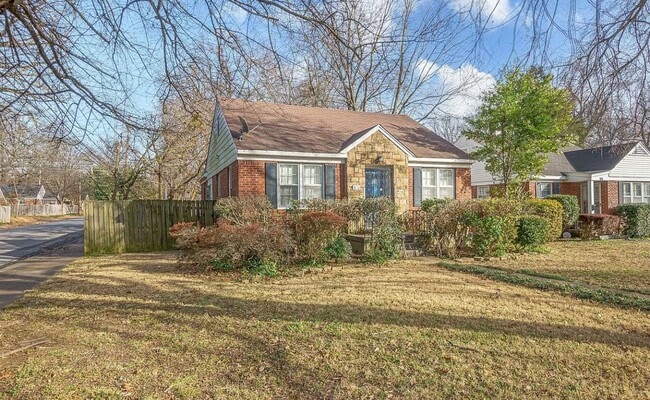 Building Photo - 3 bed, 1 bath near the University of Memphis