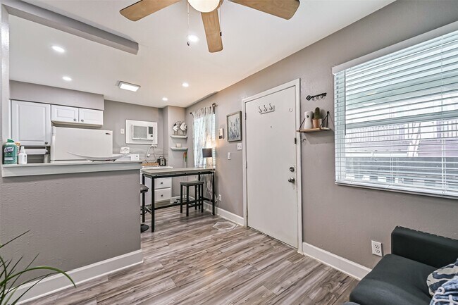 Building Photo - 2914 Avenue K Ave