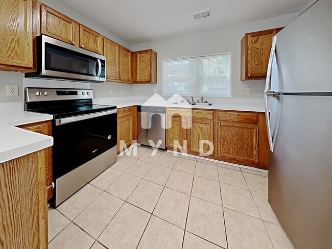 Building Photo - 119 Winding Canyon Dr
