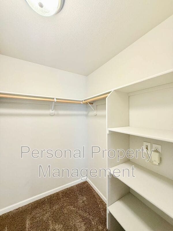 Building Photo - 12600 NE 49th St