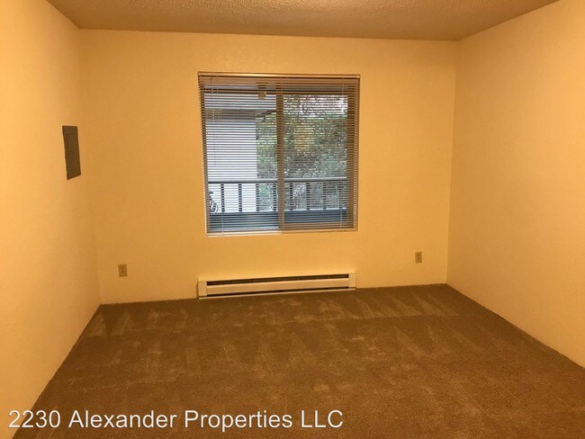 Building Photo - 2230 N 106th St