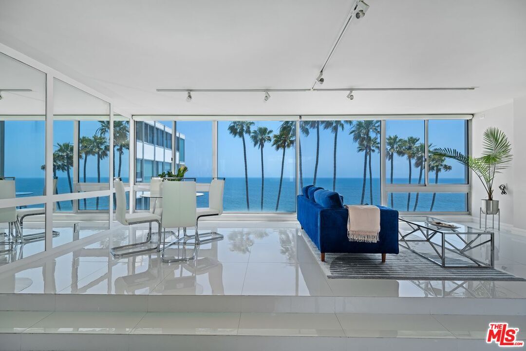 Foto principal - 17368 Sunset Blvd