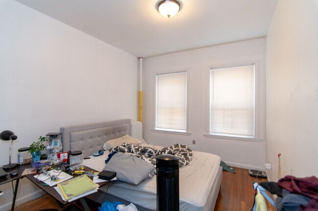 Building Photo - Spacious 4BR with heat included @ Packard'...