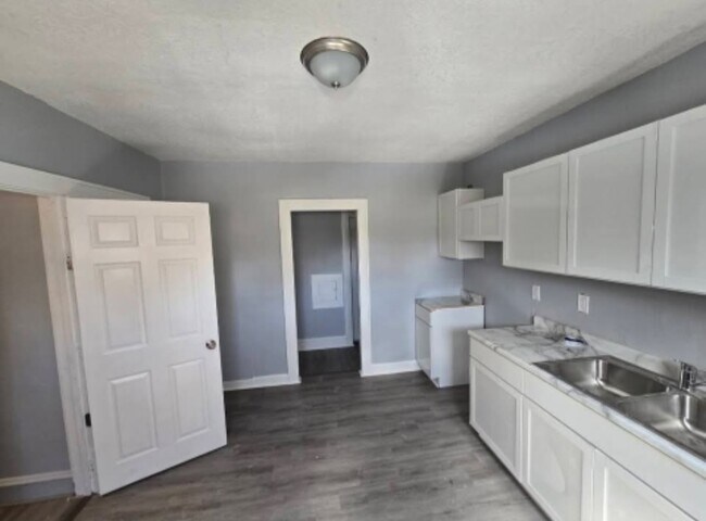 Foto del edificio - 1649 N 29th St