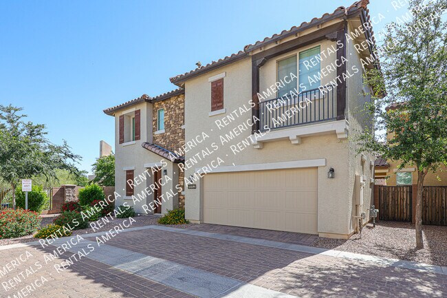Building Photo - Charming 3/2 Townhouse COMING SOON!!!