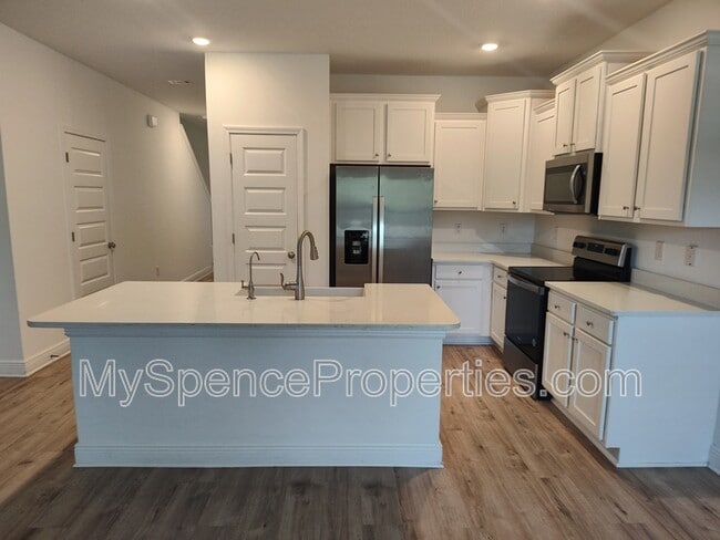 Building Photo - 5 Renea Cv