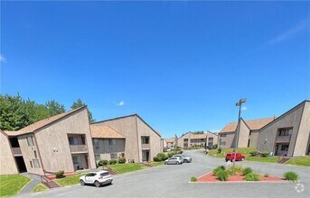Building Photo - 60 Davos Pointe