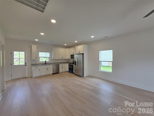 Building Photo - 1030 Patton Ave