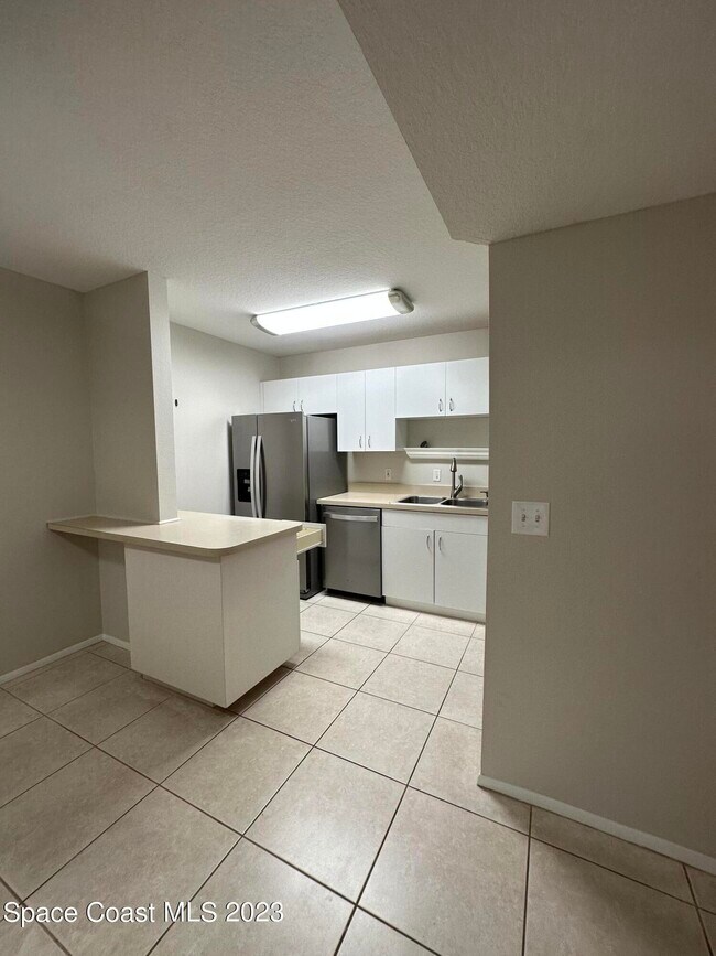 Foto del edificio - 1880 Long Iron Dr