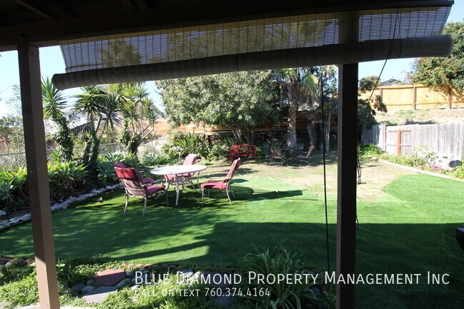 Foto del edificio - 1615 Peacock Blvd