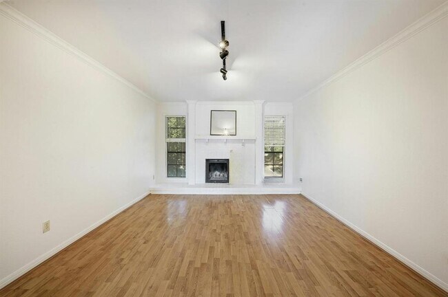 Building Photo - 4159 Steck Ave